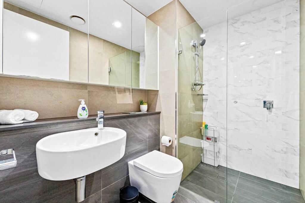 Four Bedroom Apartment With Facilities In Olympic Park Сидней Экстерьер фото