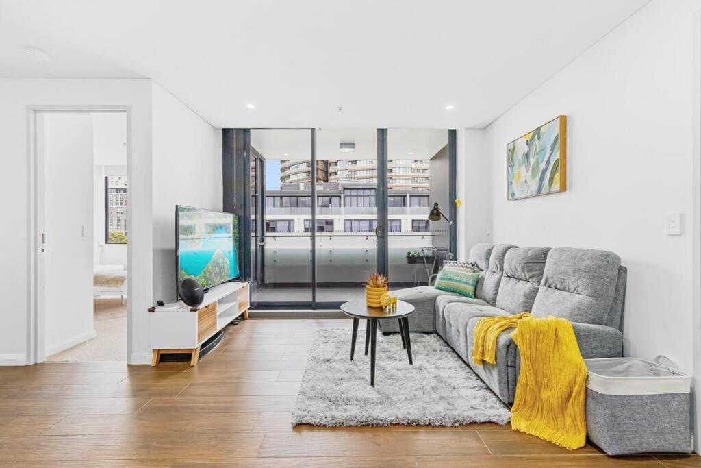 Four Bedroom Apartment With Facilities In Olympic Park Сидней Экстерьер фото